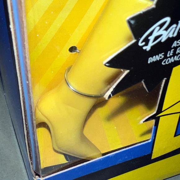 Retro Batgirl 12" Doll - Picture 5 of 12